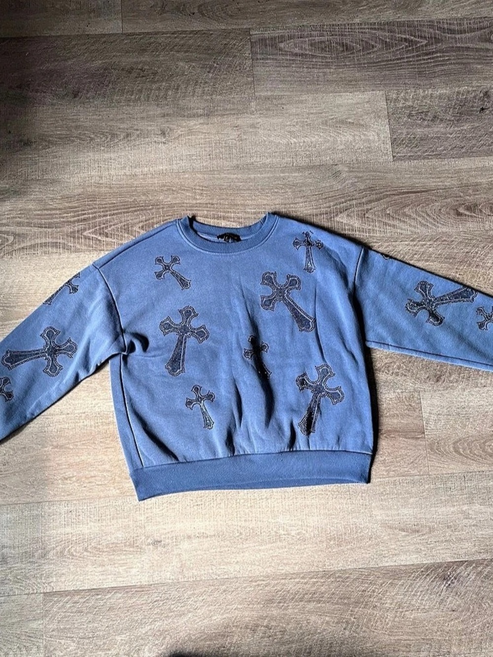 Almost Famous Cross Print Sweatshirt in Blue Large